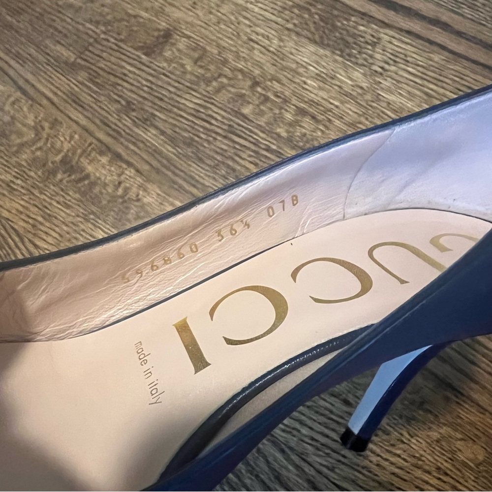 Gucci Navy Zumi Logo Mid-Heel Leather Pumps, Like New, Size 36.5 - Picture 7 of 8